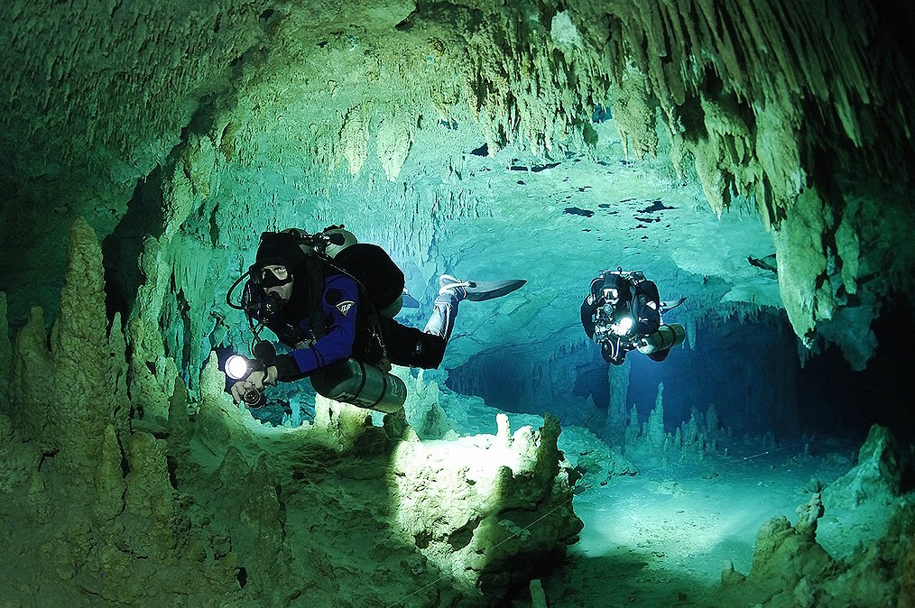 Cave diving 