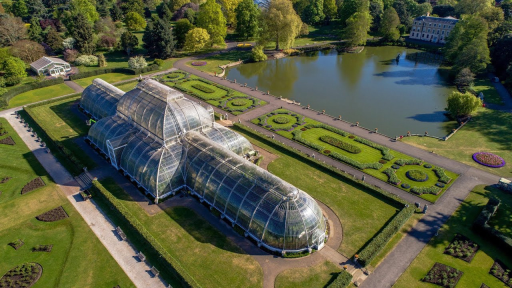 Kew Gardens)  