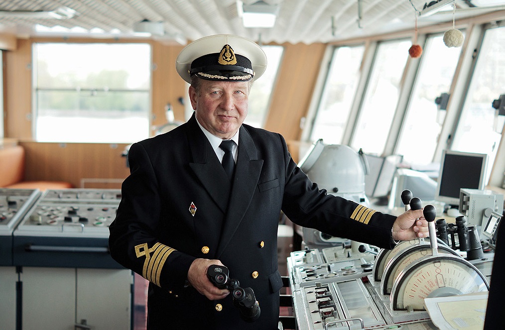 Ship captain 