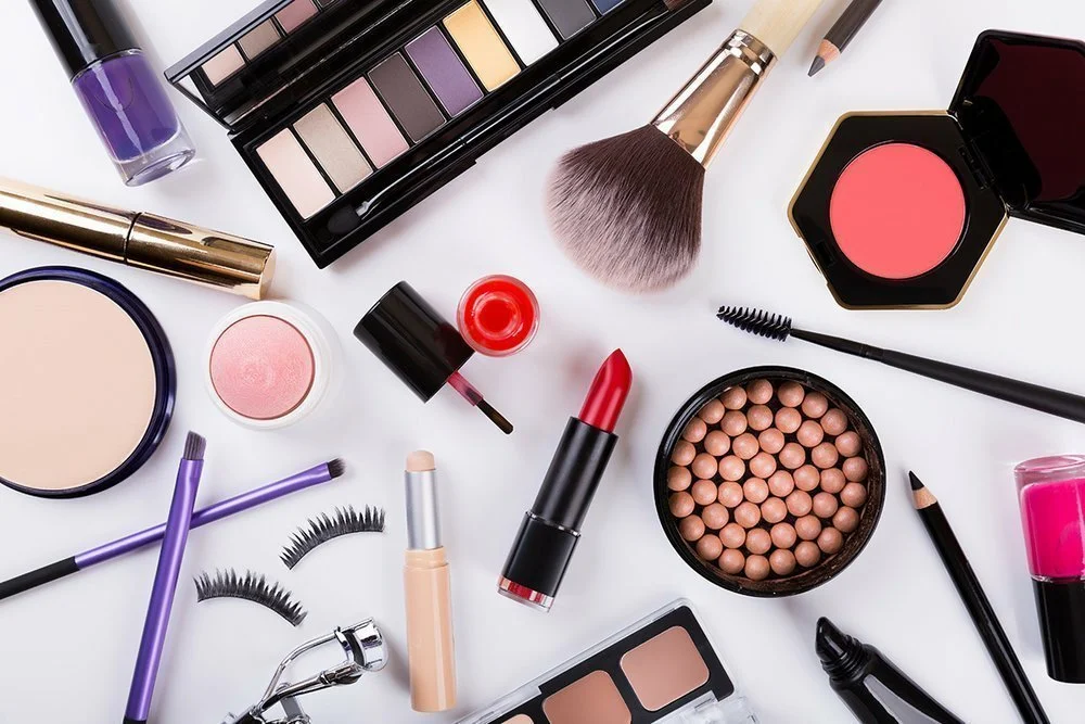 What you need to buy to do evening makeup 