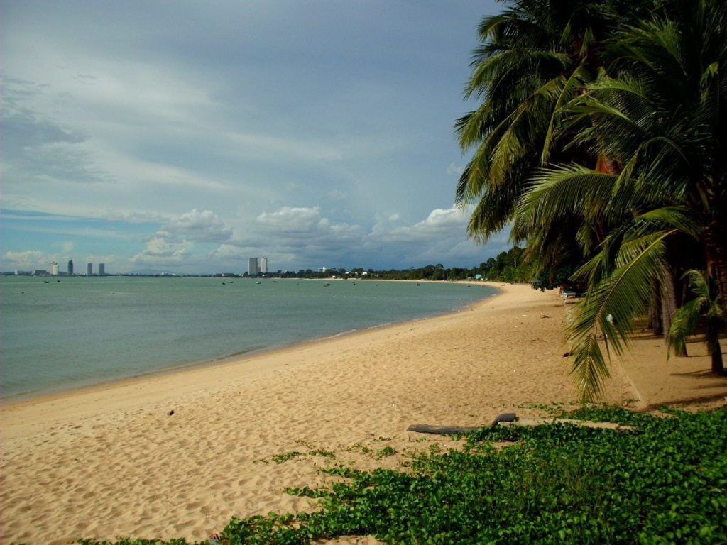 Bang Saray beach 
