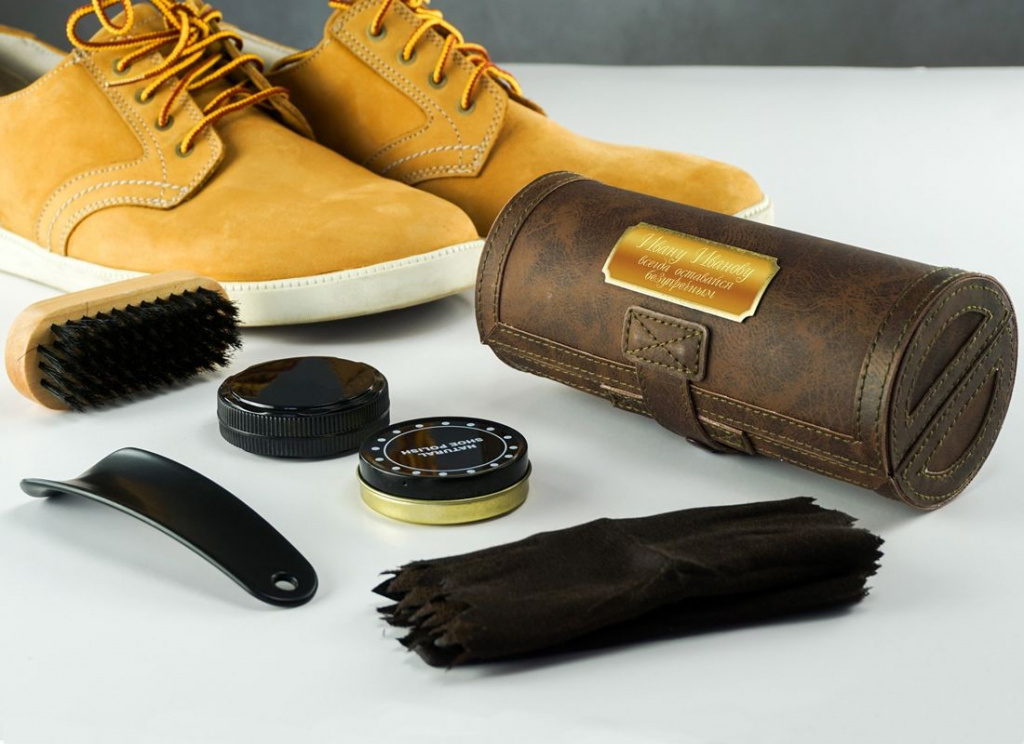 GIFT SET FOR SHOE CARE AUTHORITY 