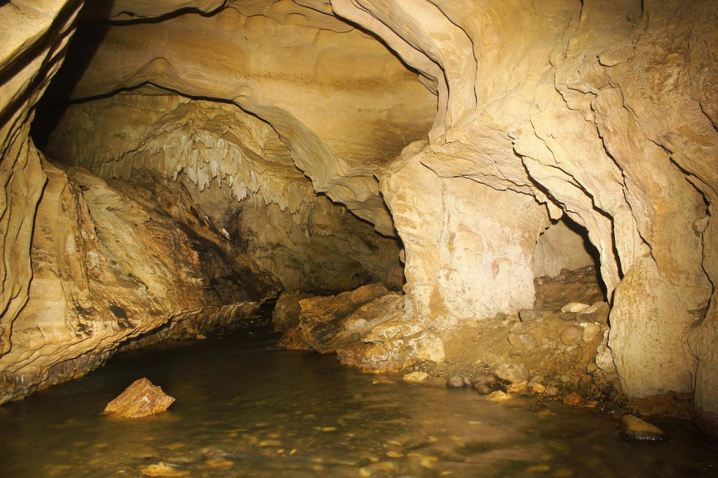 Venado caves 