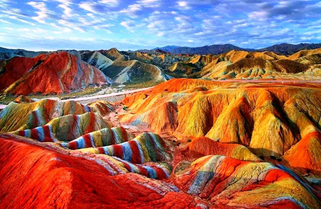 Rainbow Mountains (China) 