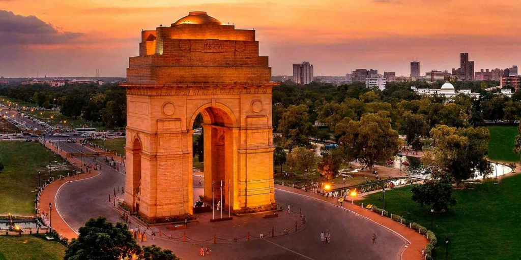  Complex 'Gate of India 