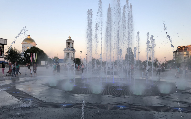 FOUNTAINS IN SOVIET SQUARE 