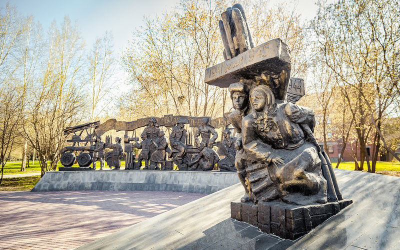 MEMORIAL TO THE CHILDREN OF WAR AND THE HOME WORKERS 