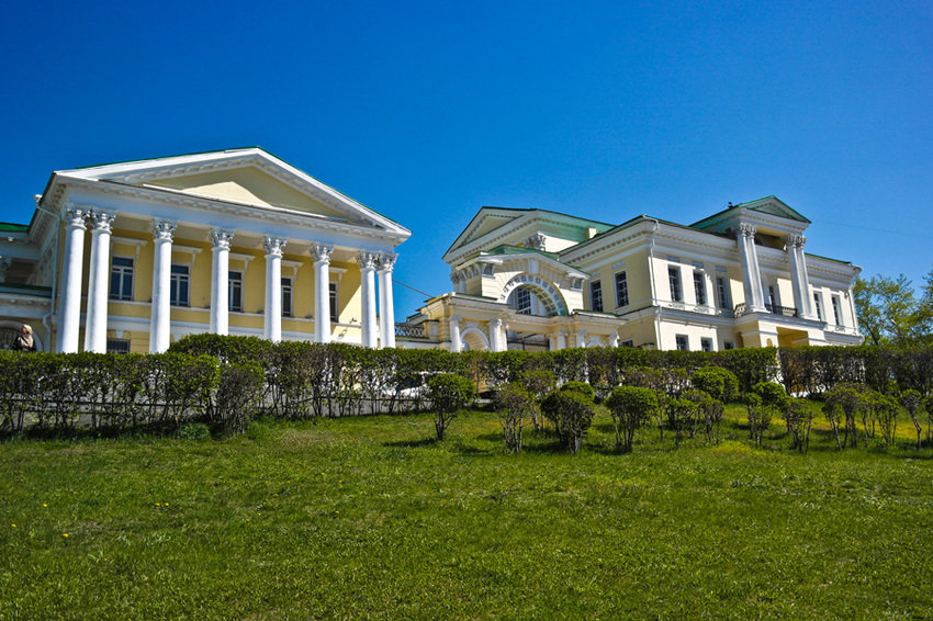 Rastorguev-Kharitonov estate 