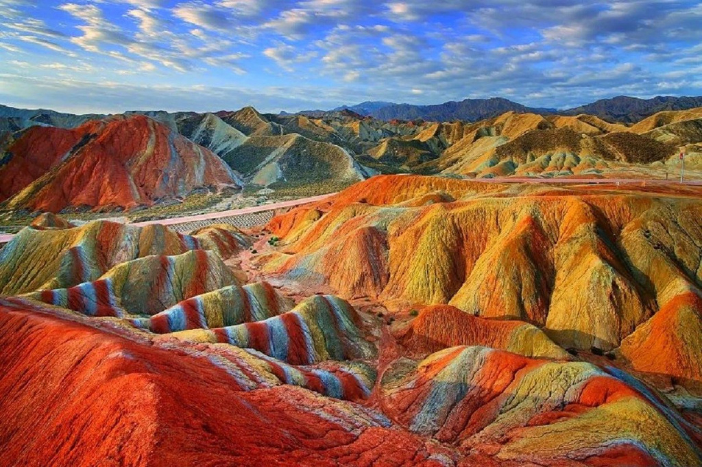 Colored rocks of Zhangye Danxia, ​​China 