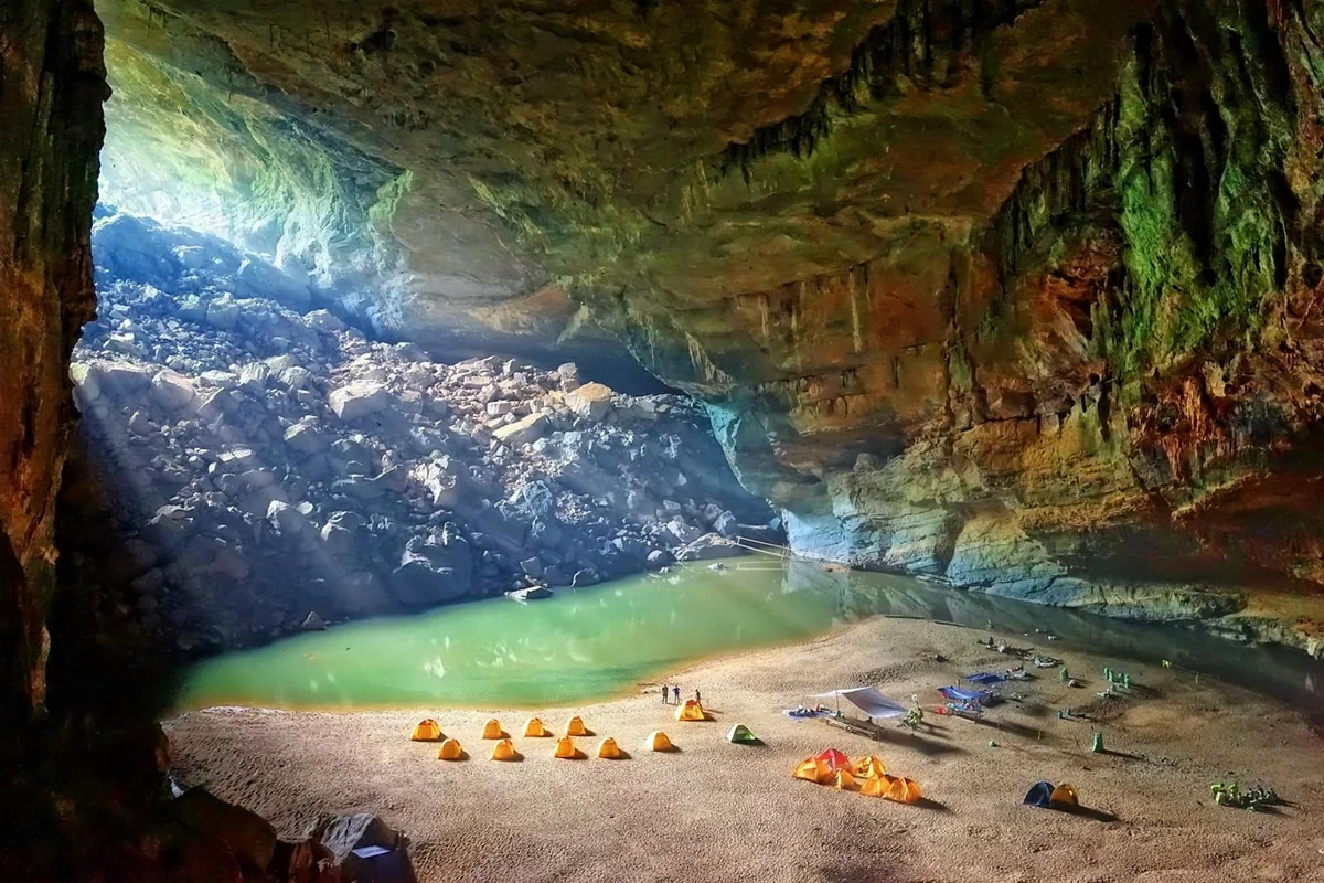 Songdong cave, Vietnam 