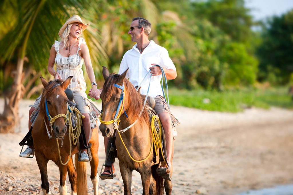 Banner Street advertising horseback riding