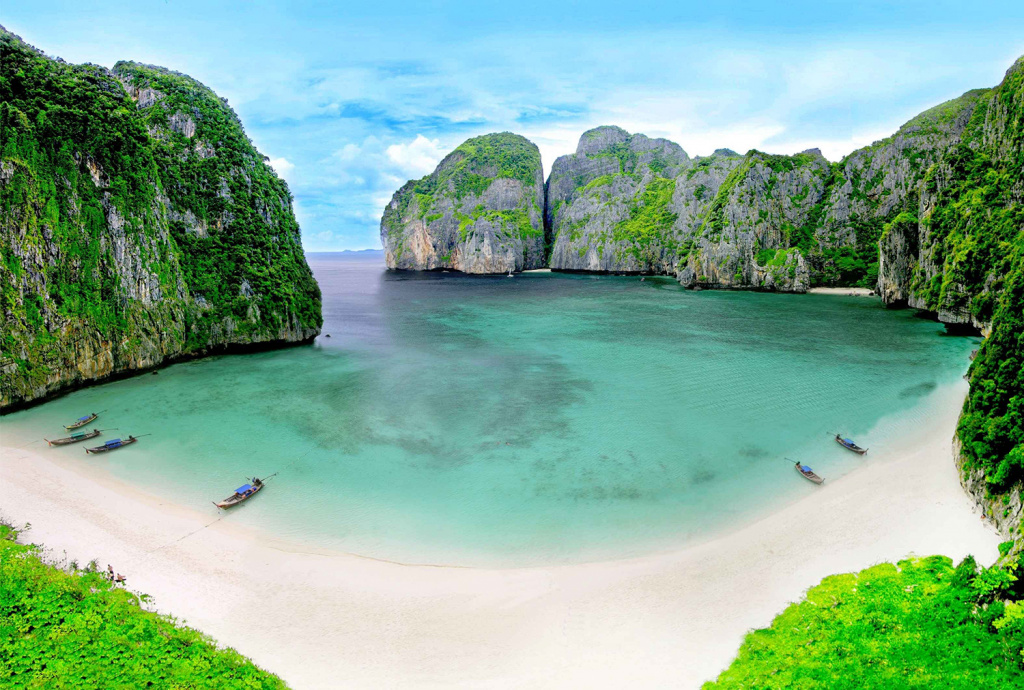 PHI PHI ISLANDS.jpg 