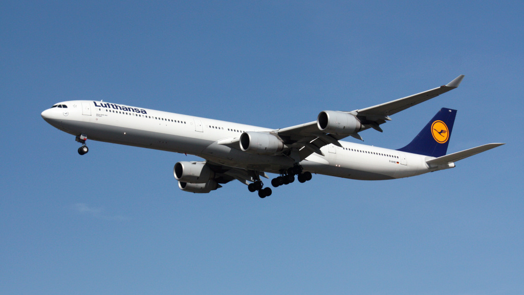 Airbus A340-600 - the second longest in the world 