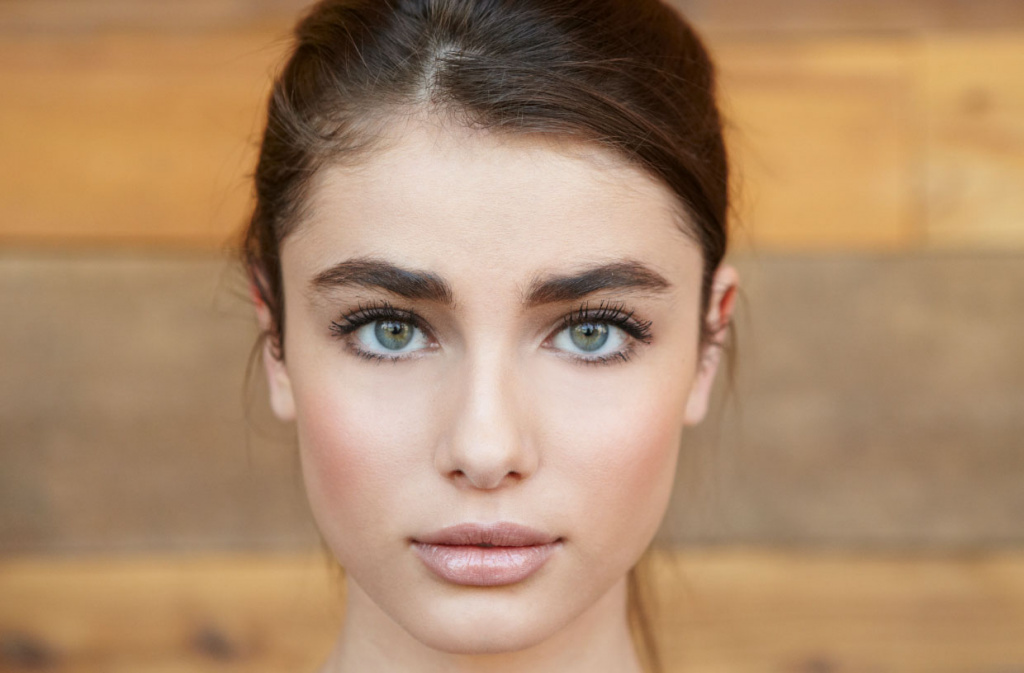 Why eyebrows lose their aesthetic appearance 
