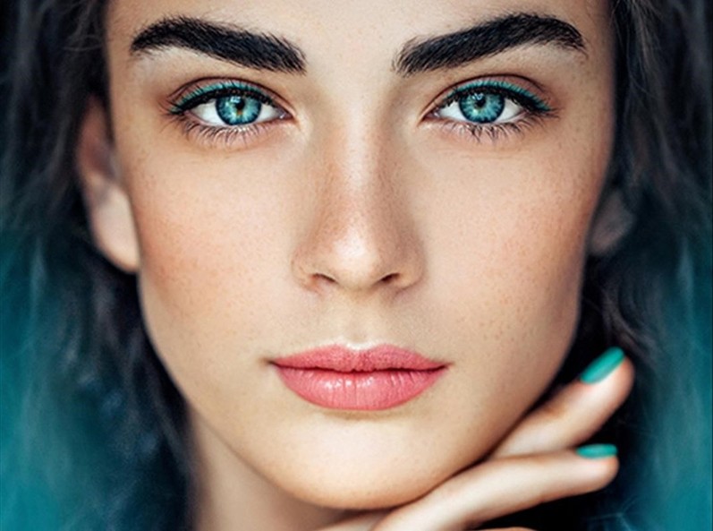 How to grow thick and wide eyebrows using vegetable oils 