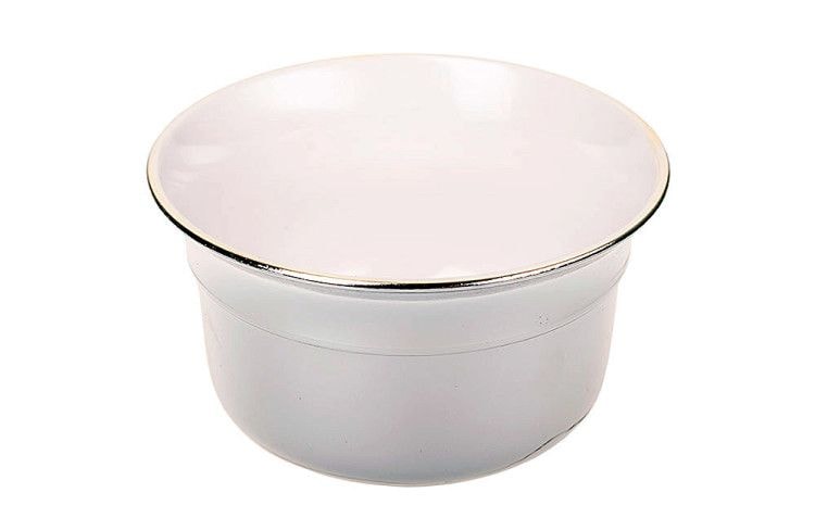 The Proraso plastic shaving bowl is affordable, durable and practical 