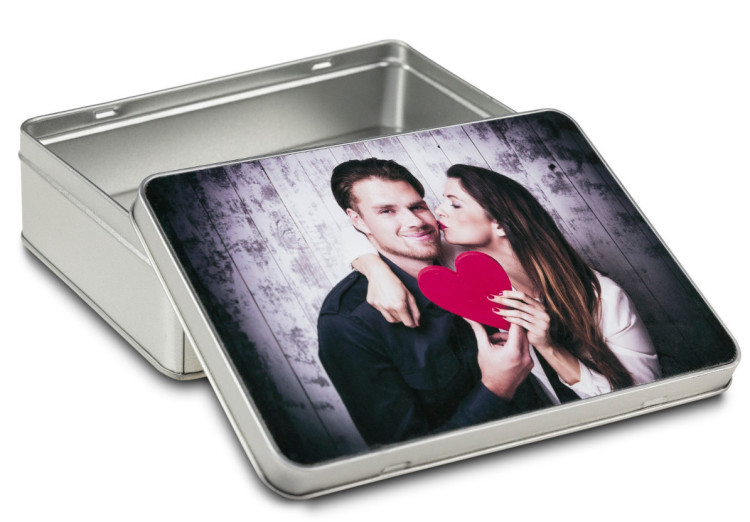 Gift with a photo - a romantic gesture and an alternative to regular photo frames 