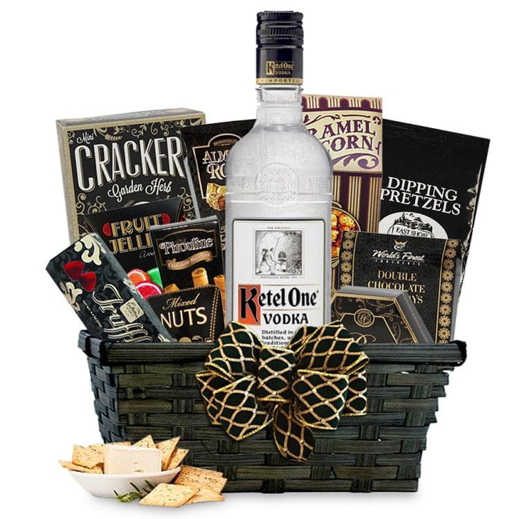 A delicious basket will be able to decorate the New Year's festive table and surprise important guests of your leader 