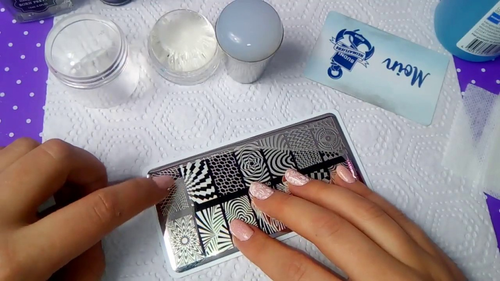 How to reverse stamp your nails 