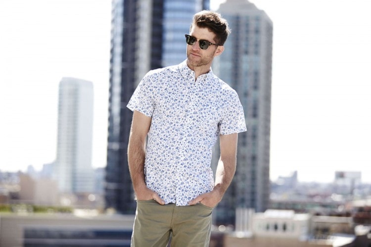 Short-sleeved shirt with buttons 