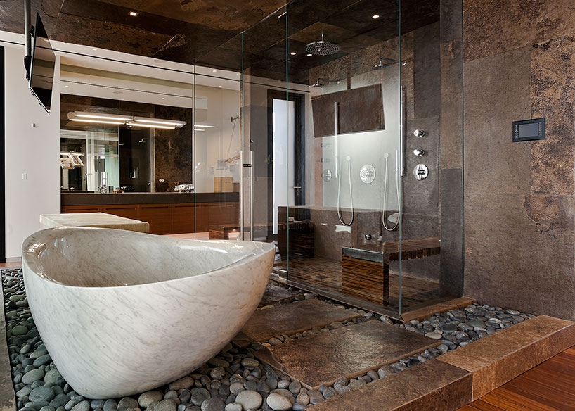 Marble bathtubs 