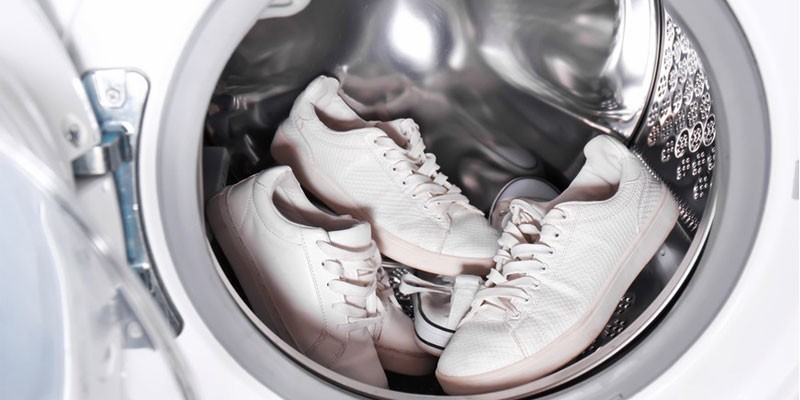  sneakers in the washing machine 