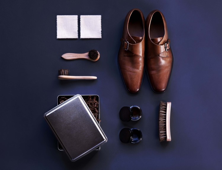 Get everything you need to polish your leather shoes 