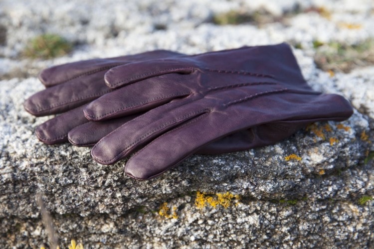Warm men's Burgundy gloves from Gant 