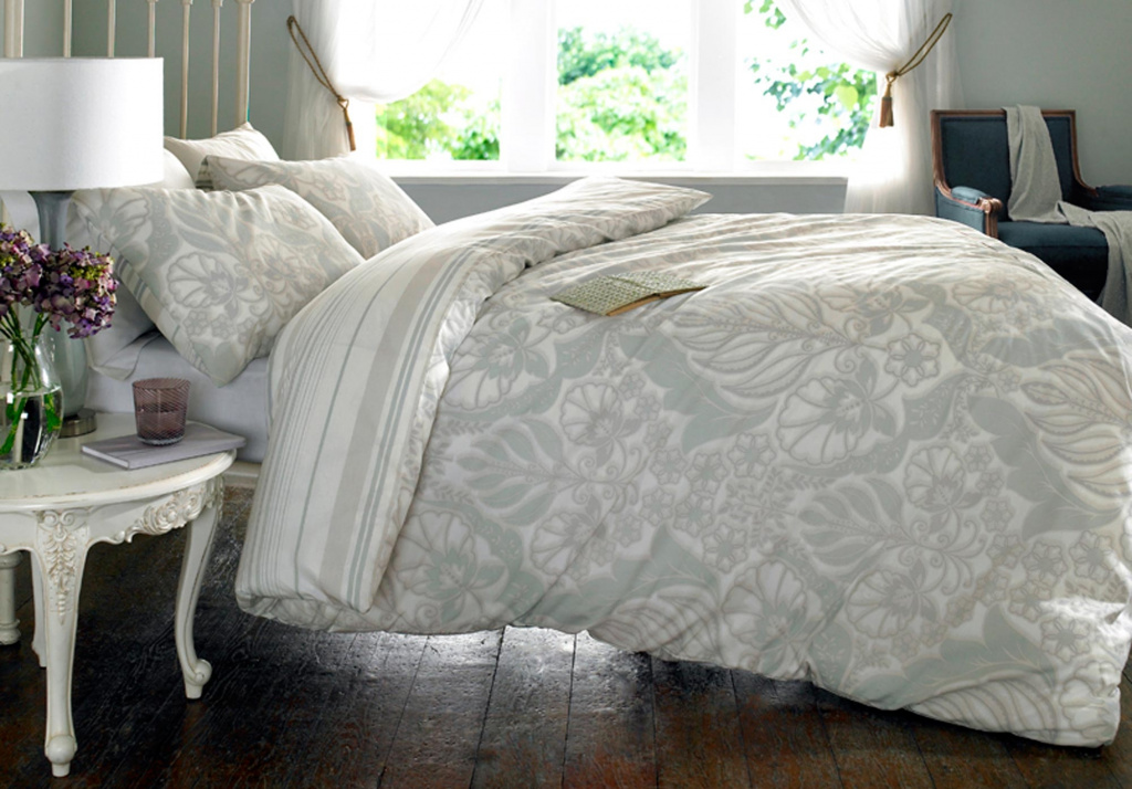 bed linen from cambric 