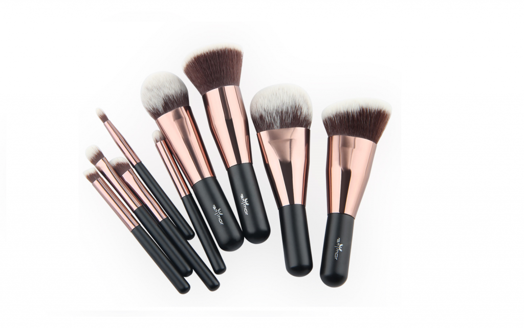 Types of brushes for face makeup with foundation 