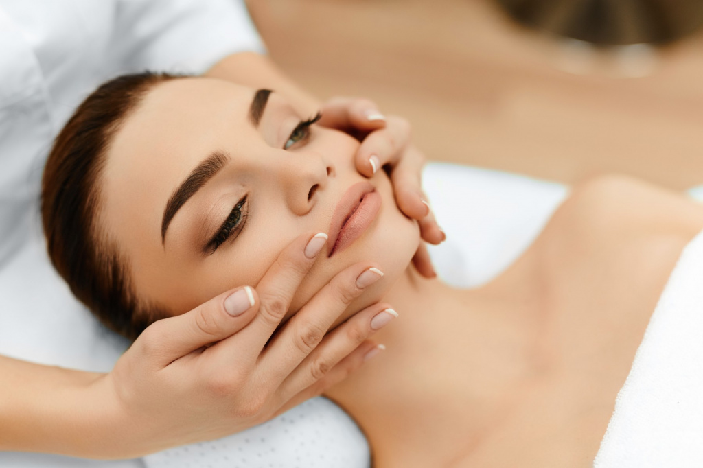 Rules and techniques of facial massage, performance features 