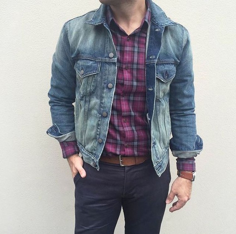 As you can see, a shirt worn under a denim jacket looks stylish. 