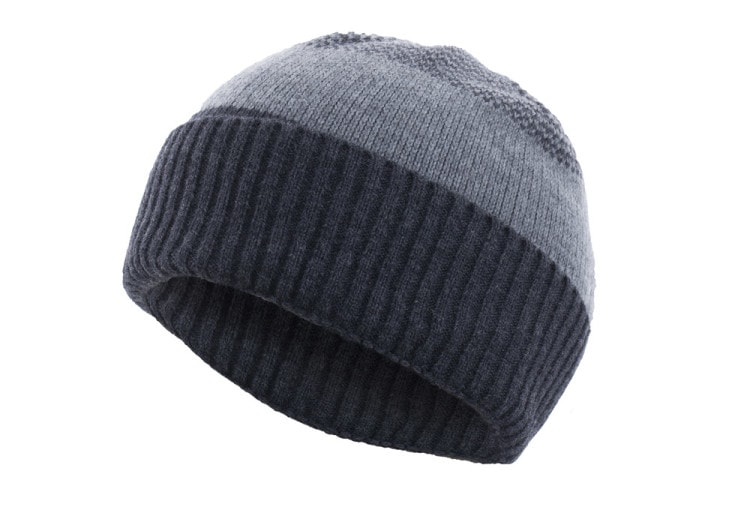 Men's winter hat with lapel 