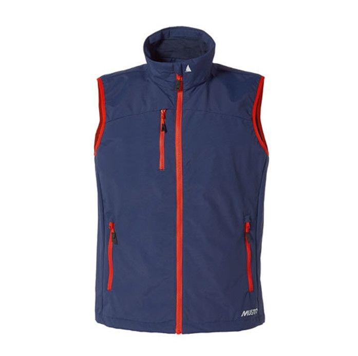 A vest with functional pockets keeps you cool from the wind 