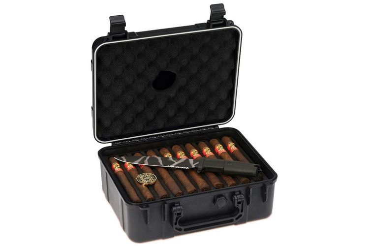 An originally designed set of cigars as a gift will delight a man who prefers to smoke real tobacco 