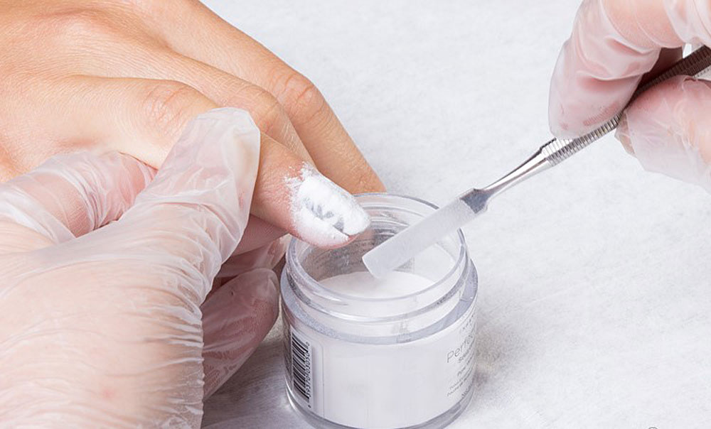 How to use acrylic powder to strengthen nails 