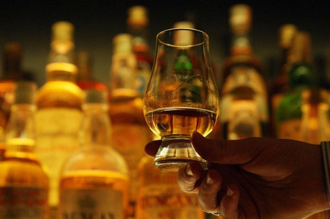 How to drink whiskey, the tasting process 