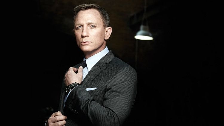 James Bond always pays great attention in his image to accessories, for example, wristwatches. 