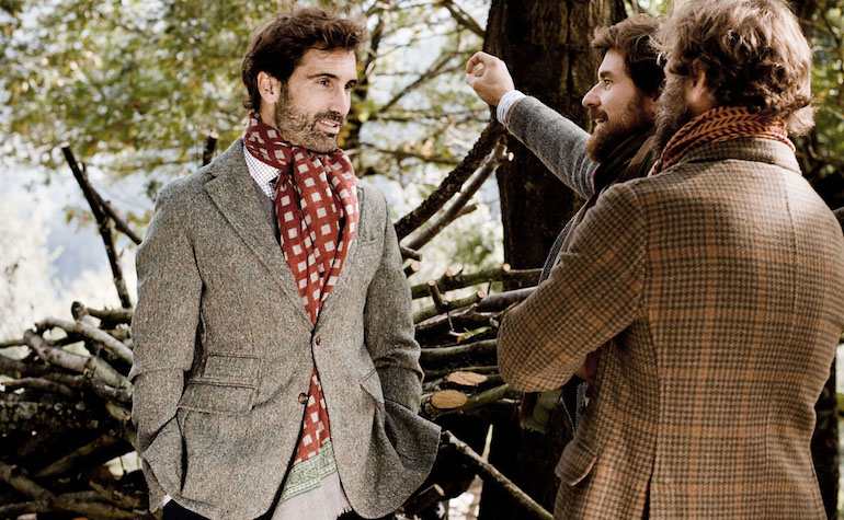 A tweed suit will come in handy in various situations, but you need to choose it carefully 