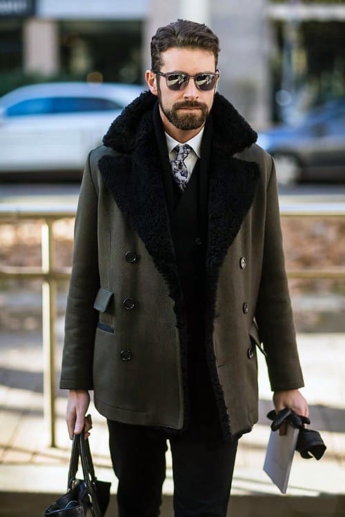 Gloves are an important accessory for men's winter street-style wardrobe 2021-2022 